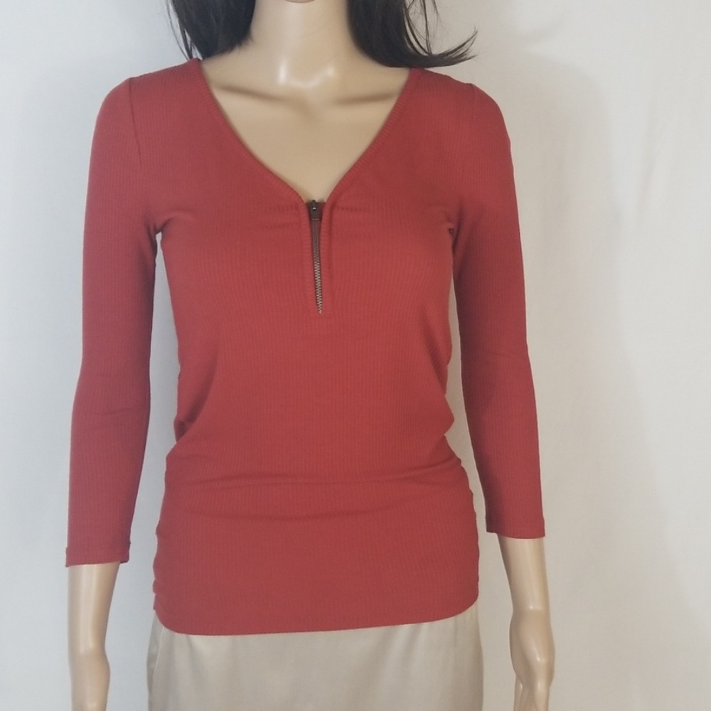 4 Express ribbed shirts - Picture 2 of 8